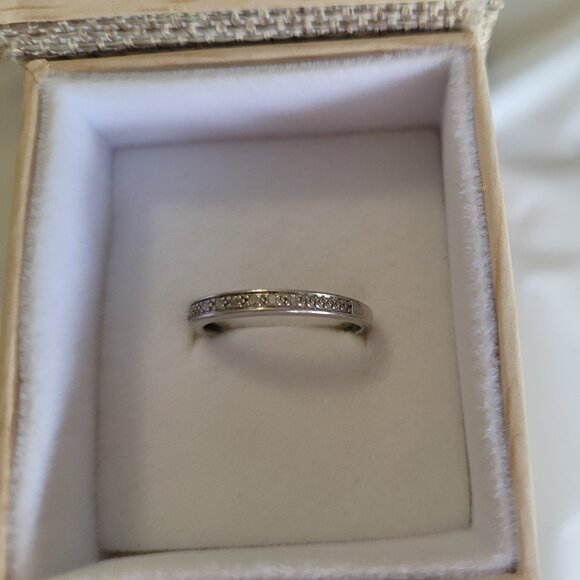 Diamond White Gold Wedding Band 10k Keepsake - Picture 5 of 16